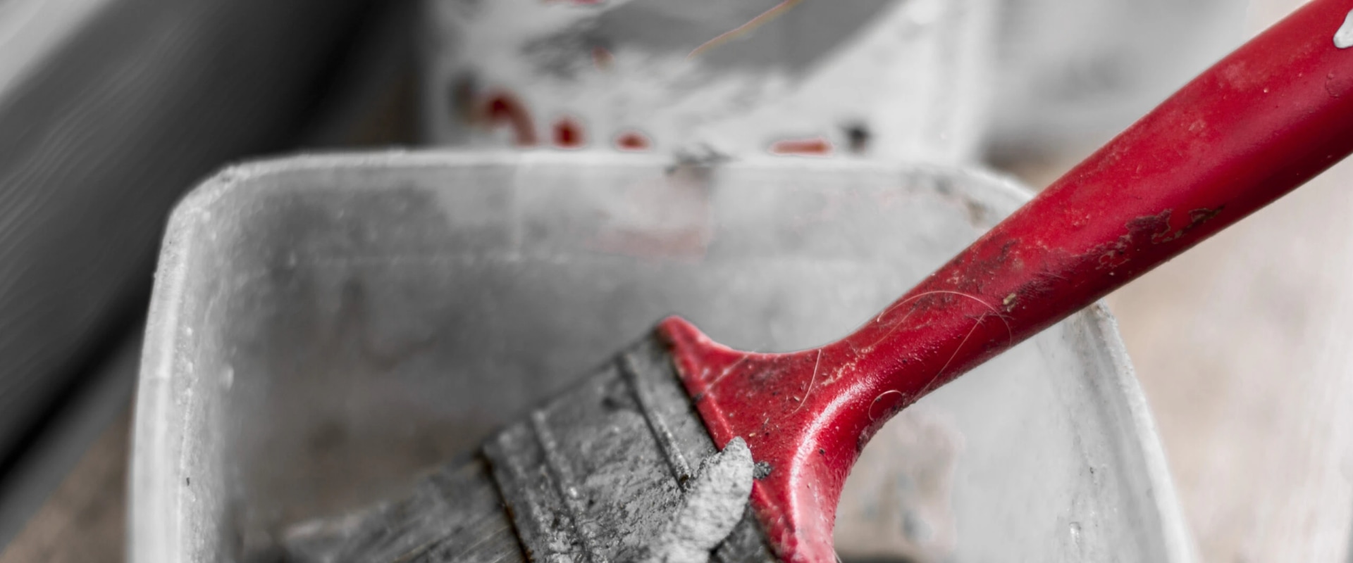 How to Dispose of Acetone After Removing Paint