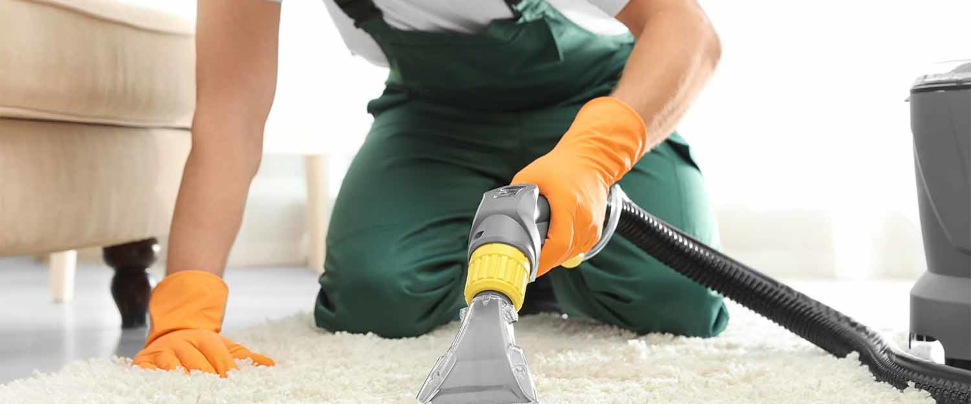 Licensed and Insured Carpet Removal Service: What to Look For